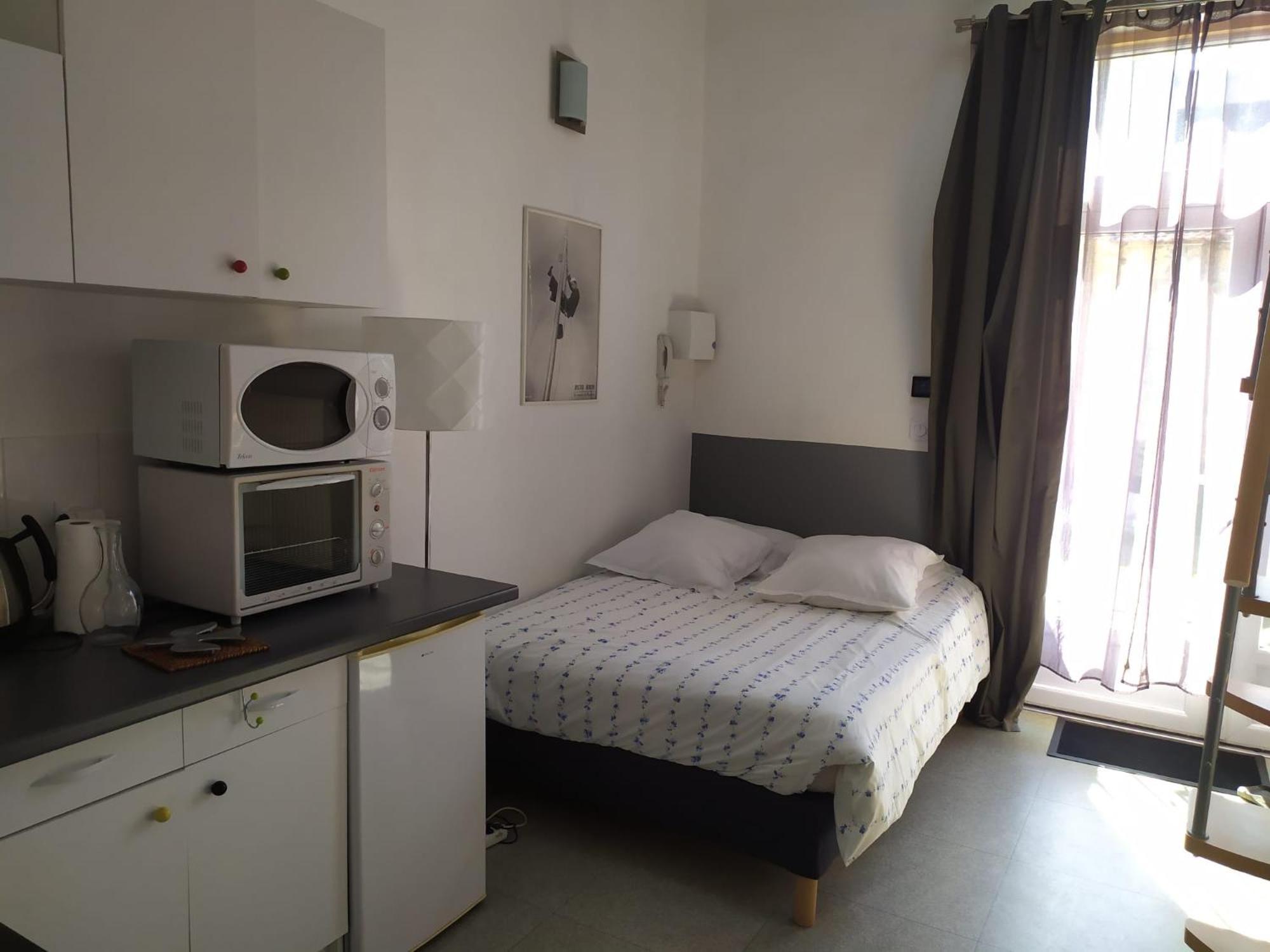Les Bains Douches Aparthotel เปรีเกอ ภายนอก รูปภาพ